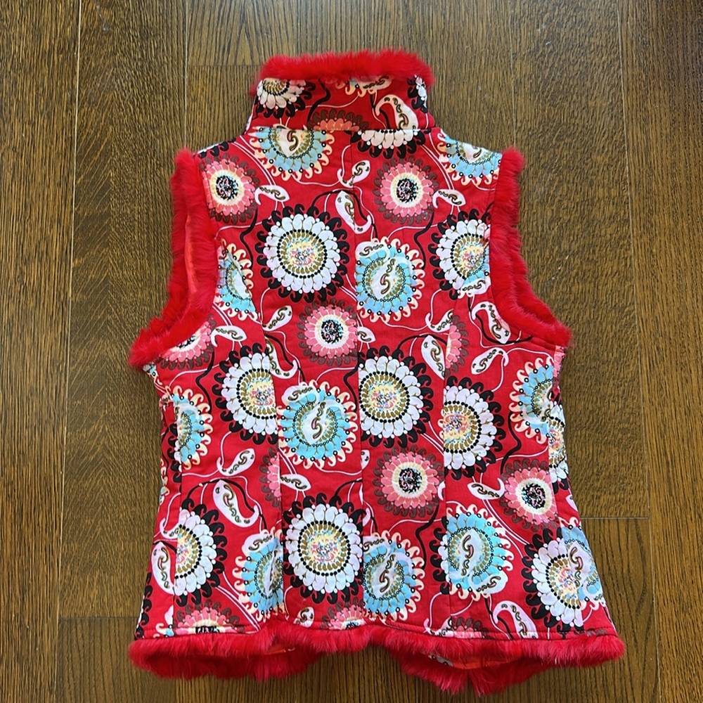 Patterned Fur-Lined Vest - Picture 6 of 6